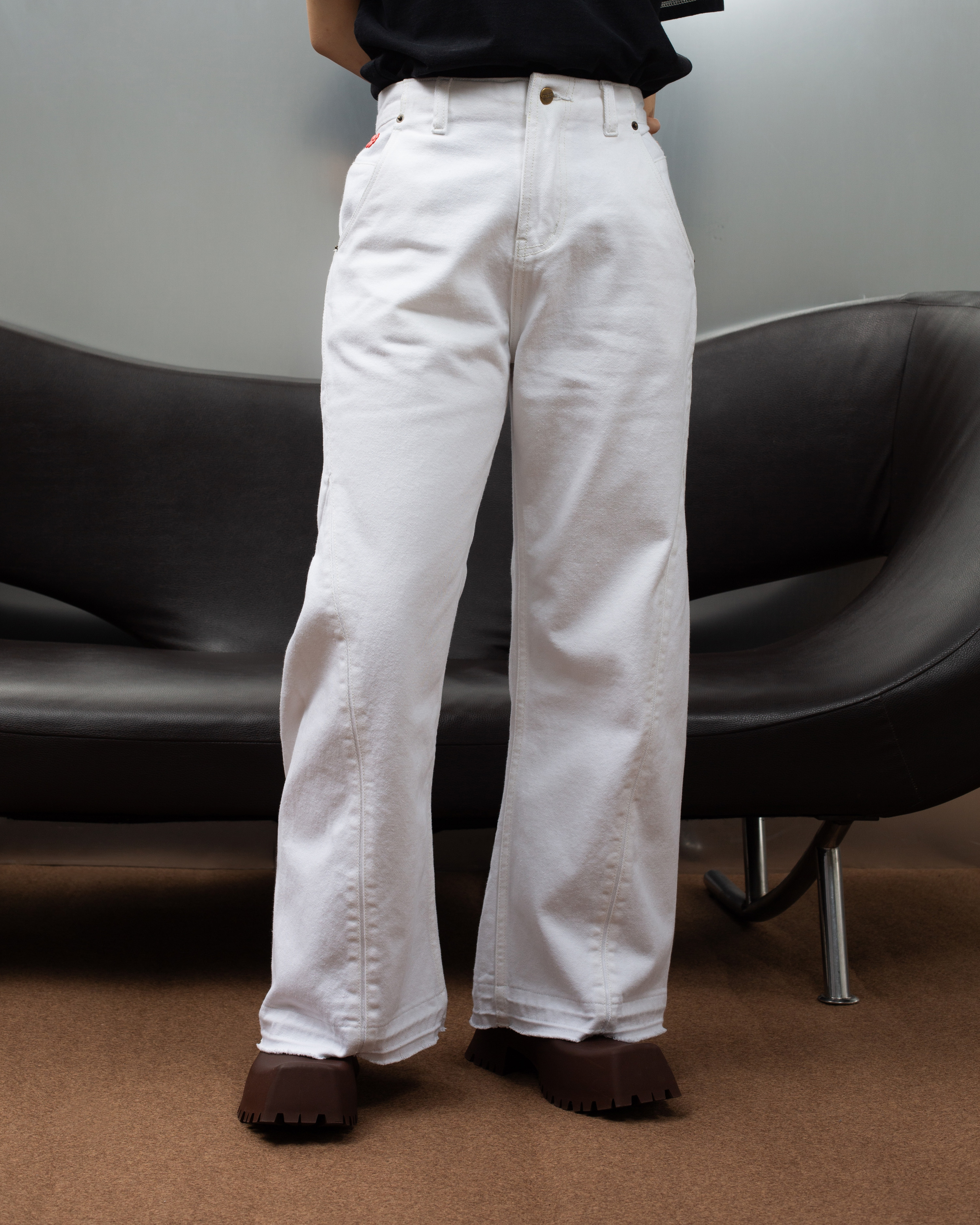 SCULPT JEANS worn by model